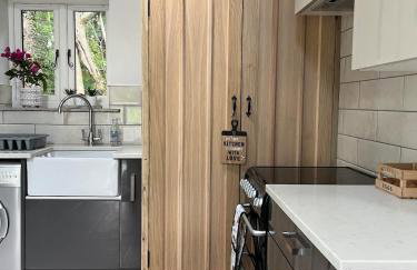 Lodge with log burner Contractors business private parking free Wi-Fi near M4 - Foto 36