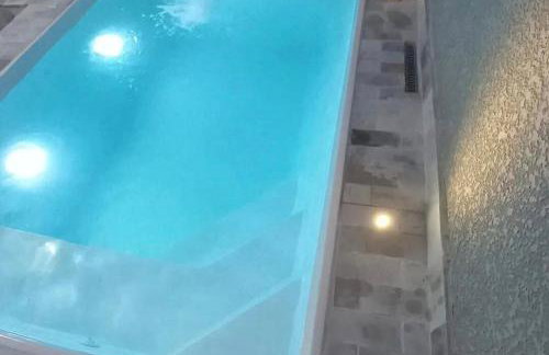 Casa com piscina! Descanso e Lazer - Photo 1