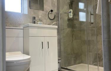 The Lux Ville, Stunning 6 Bedroom Home in London - Foto 34