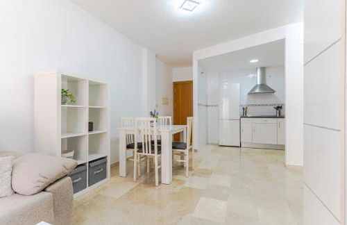 RentitSpain - Motril - Apto Falucho Varadero Relax, Mar y Comodidad - Foto 2