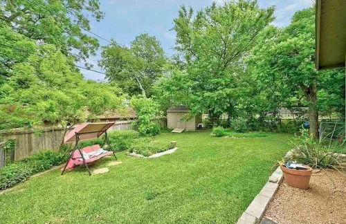 Zilker Home 3 Bedroom 2 Bath with Backyard - Foto 10