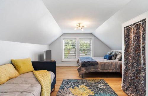 Modern Oakley Retreat - King Bed - Free Parking - Centrally Located - Foto 33