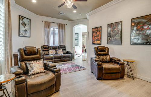 Mtn-View Patio Oasis! Luxe Family Home in Peoria - Foto 13