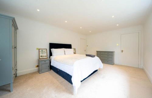 House on the Hill - Photo 8