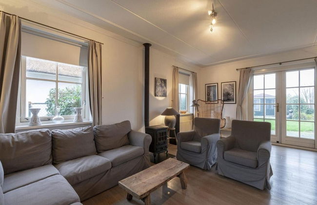 Beautifully Situated Luxury Villa on the Water - Foto 55