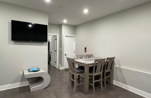 Charming 3BR 2BA with Private Patio - Foto 6