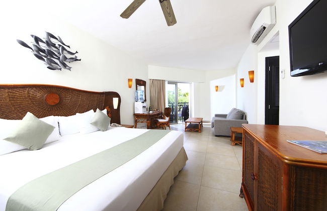 Sandos Caracol Nature Resort & Water Park All Inclusive - Photo 6