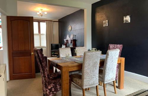 Beautifully Styled 2BR Home with Garden - Foto 4