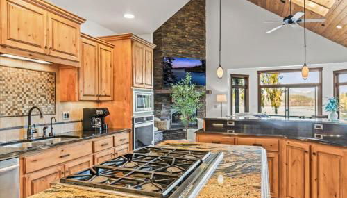 DeJa View - Upper Unit - Photo 5