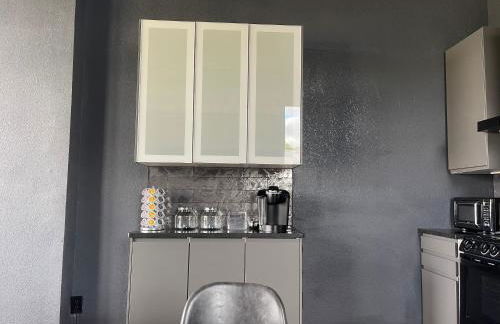 City Loft Escape with River Views! By Hollyhock - Foto 5