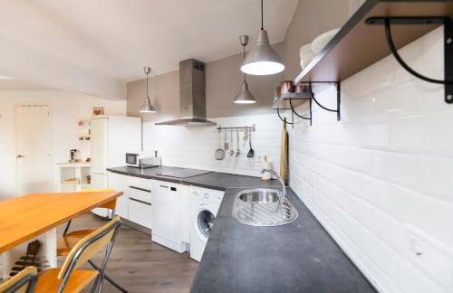 AkomodaT en apartamento luminoso junto al paseo de la ría - Foto 6