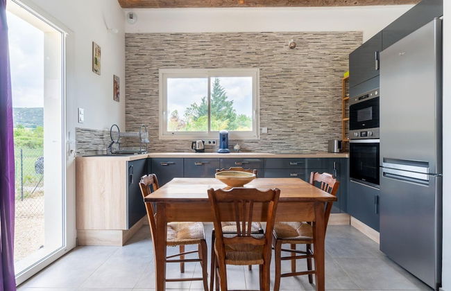 Cosy Holiday Home With Pool - Photo 11