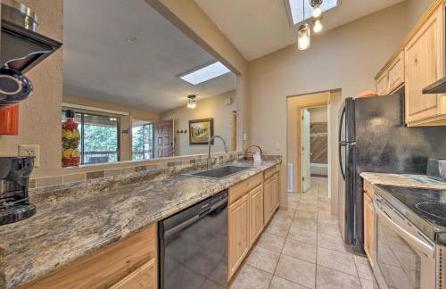 All-Season Alto Getaway with Fire Pit and Deck! - Foto 9