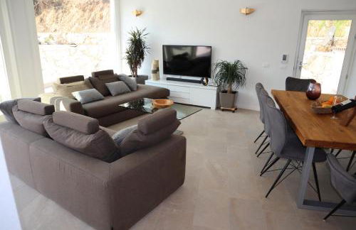 neues Haus mit beheiztem Pool - Foto 15