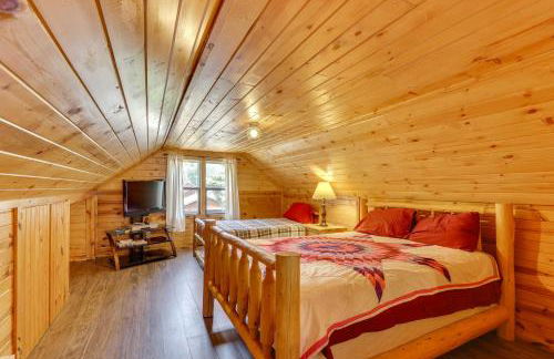 Deadwood Wolf Cabin with Fire Pit and Grill - Foto 16