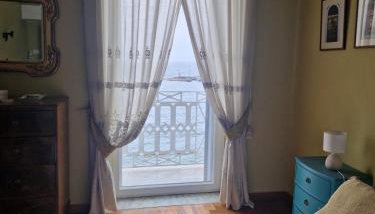 Caracciolo Seafront Charme Home - Photo 4