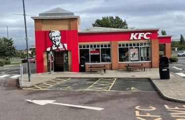 Stylish 3 Bedroom and free parking - Foto 17