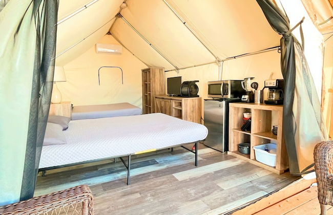 Son's Blue River Camp Glamping Cabin U - Foto 5