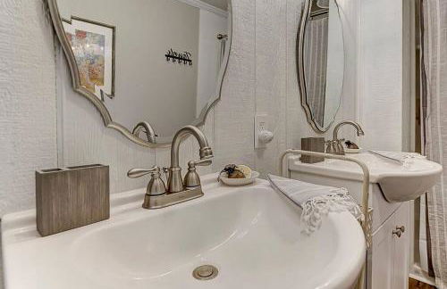 Stay in a Historic Gold Mine Town w/Mountain Views - Foto 16