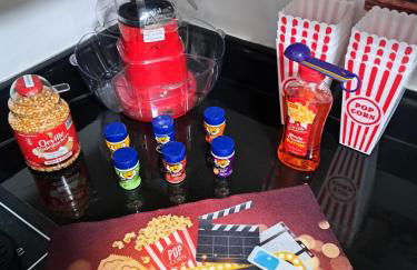 Fun Home in Pocono with Gameroom-Firpit-BBQ Grill-TV and AC in all rooms - Foto 2