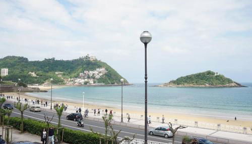 BREATHTAKING TERRACE VIEWS in luxury apartment - by www,SanSebastianApartments,es - Foto 1