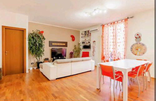 A quiet and loving gem in the center of Milan - Photo 1