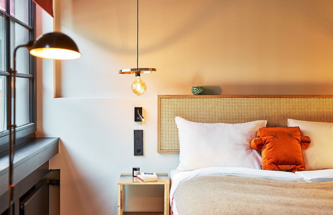 Hood House - Photo 21