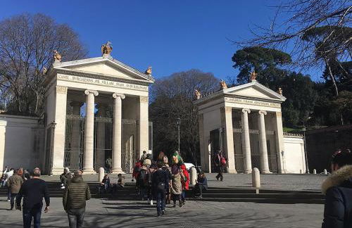 Twentythree Luxury Apartment - Photo 6