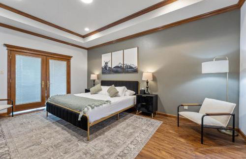 Golf-Side Luxe Escape Sleeps 13 Hot Tub & Theater - Foto 20