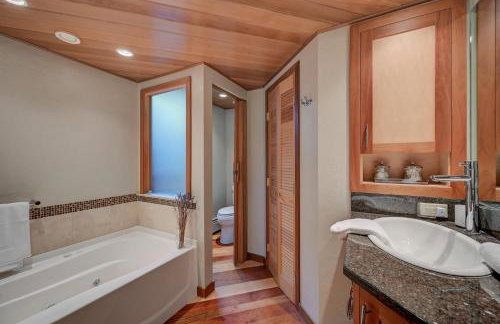 Steps to the Ellis River - Luxe, Hot Tub, Game Room - Foto 30