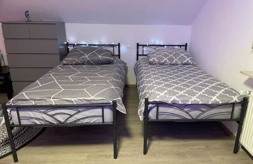 Sky Studio Apartment 1,5 Zimmer für 4 Leute Zentral 35qm S-Bahn Mercedes Benz - Foto 14