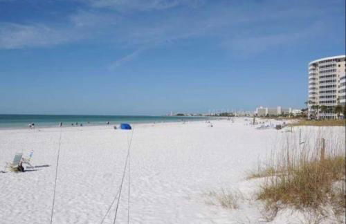 Beachfront Condo! Gulf View From All Rooms, Pool, Chairs Provided - Foto 37