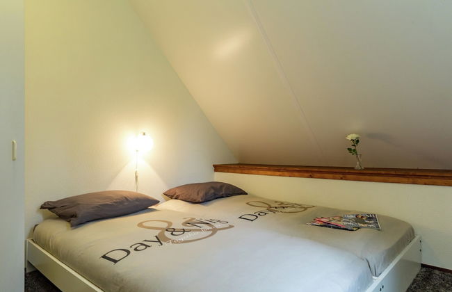 Cozy Holiday Home in Zonnemaire Near Lakebeach - Photo 13