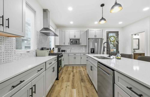 Near Indy Attractions • Deck • Patio • Fenced Yard - Photo 19