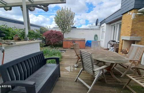 Bungalow, Uneinsehbar, 8 Personen maximal, 3 Personen oben, 5 unten - Foto 14