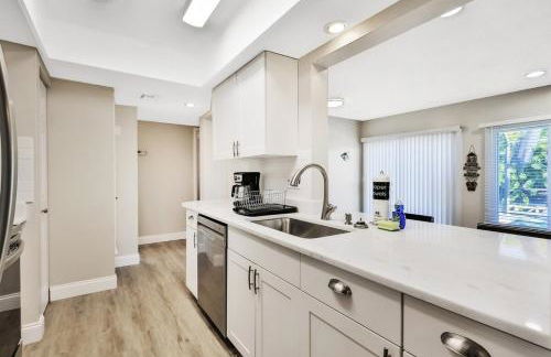 Relaxing canal front 2 BR pool home in North Port - Pineapple Way - Foto 7