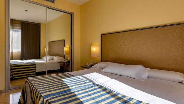 Apartamentos Vértice Sevilla Aljarafe - Photo 2, Room