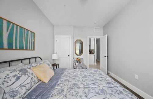 Brand New 2 Bedroom Condo - Photo 21