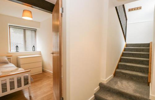 Coach House - Photo 25