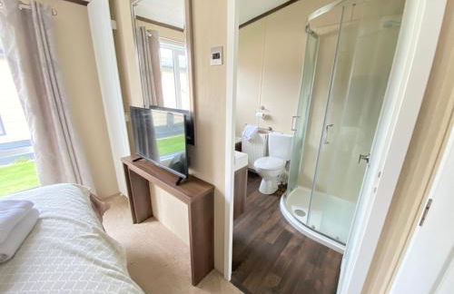 Wildflower, Premium Plus Hot Tub Lodge - Foto 24