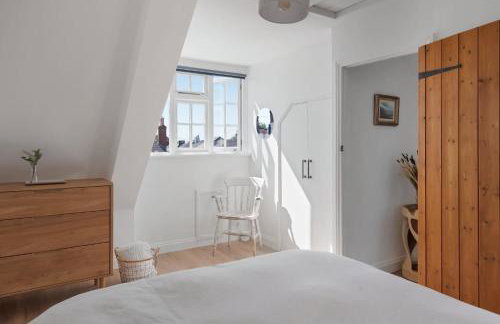 Serene Cottage Nr the Waterfront Topsham - Photo 16