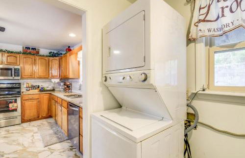 Waterfront Dandridge Cabin, 24 Mi to Pigeon Forge! - Photo 11