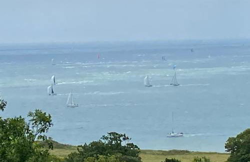 Relaxing private entrance ensuite room with stunning sea view and swimspa - Photo 35