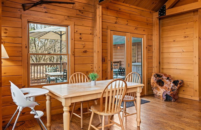 Deer Haven Cabin by Avantstay Waterfront Dock Firepit - Photo 35