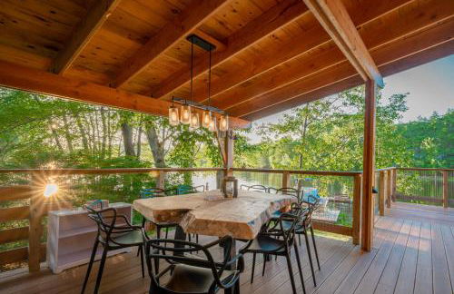 Stylish lake home with private beach, dock and firepit for swimming, kayaking, hiking - Foto 1