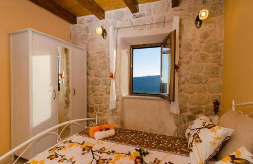 Villa Falcon Rook - Four-Bedroom Villa with Terrace and Swimming Pool - Photo 19