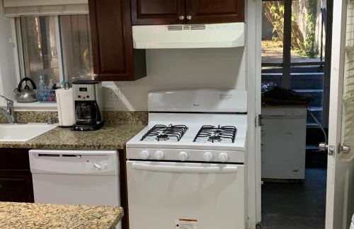 Renovated English Basement 2bdrm Home near METRO - Foto 24