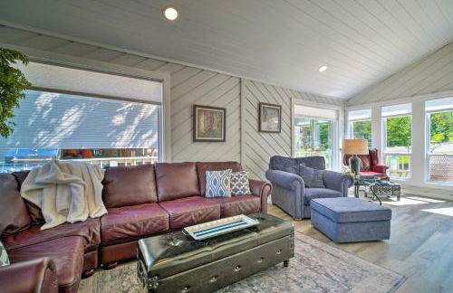 Bright Home with Dock on Lake Conroe! - Photo 4