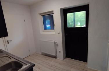 Blaues Haus - kleinere Doppelhaushälfte in Stadtkernnähe mit traumhaftem Bad und Küche - Foto 29