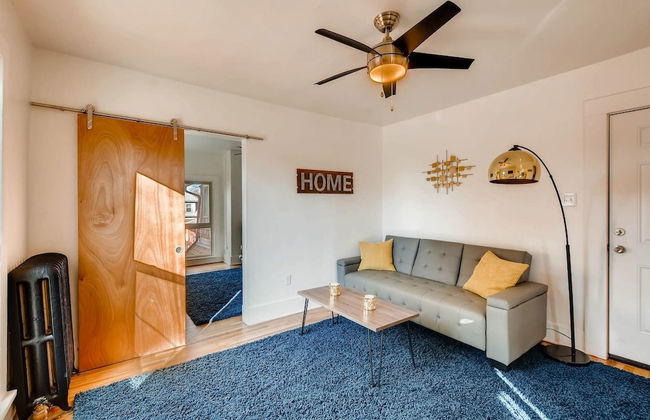 The Sunshine Suite in the Heart of Baker - Foto 9